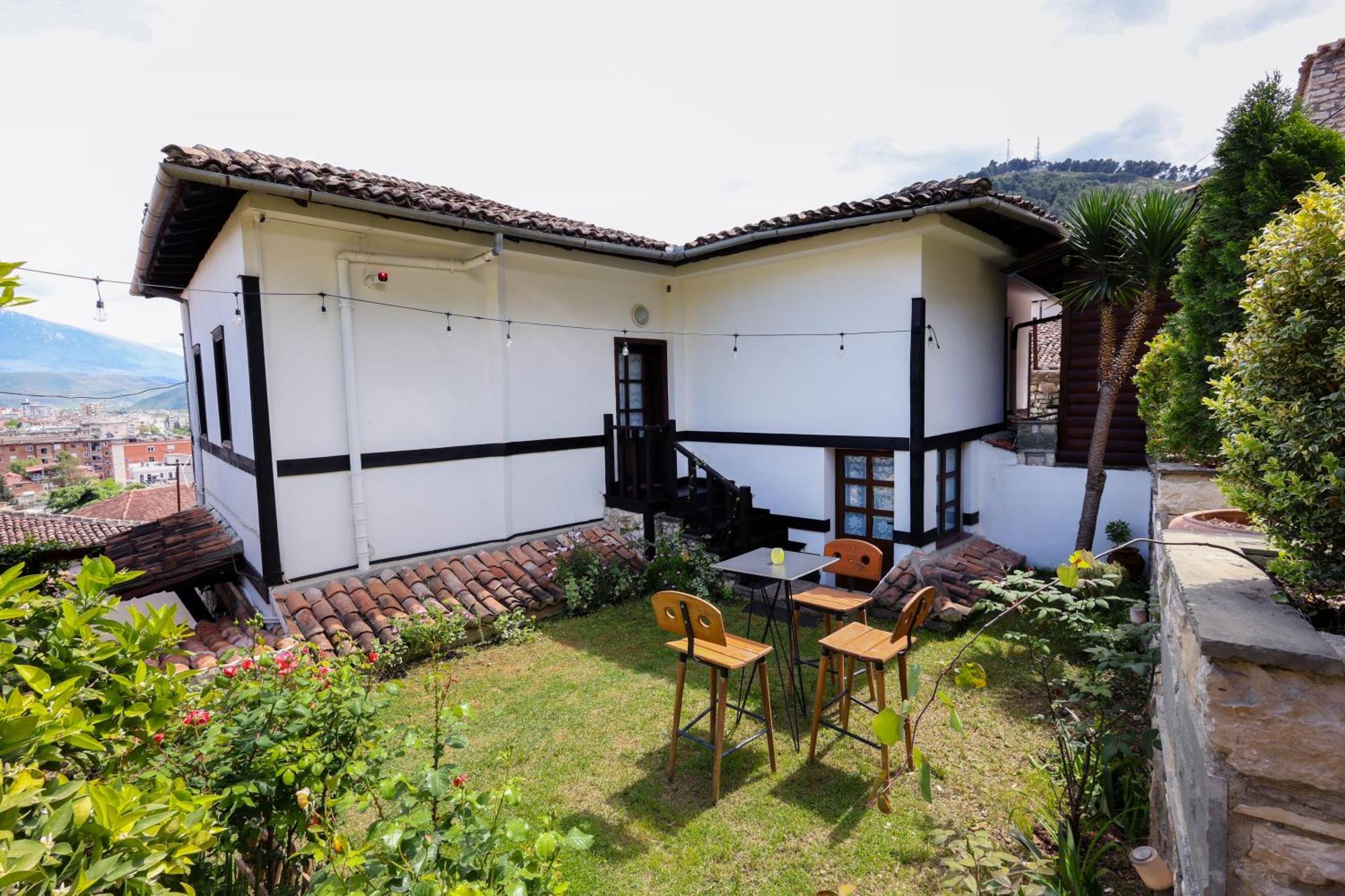 Villa Elmar Berat Exterior foto