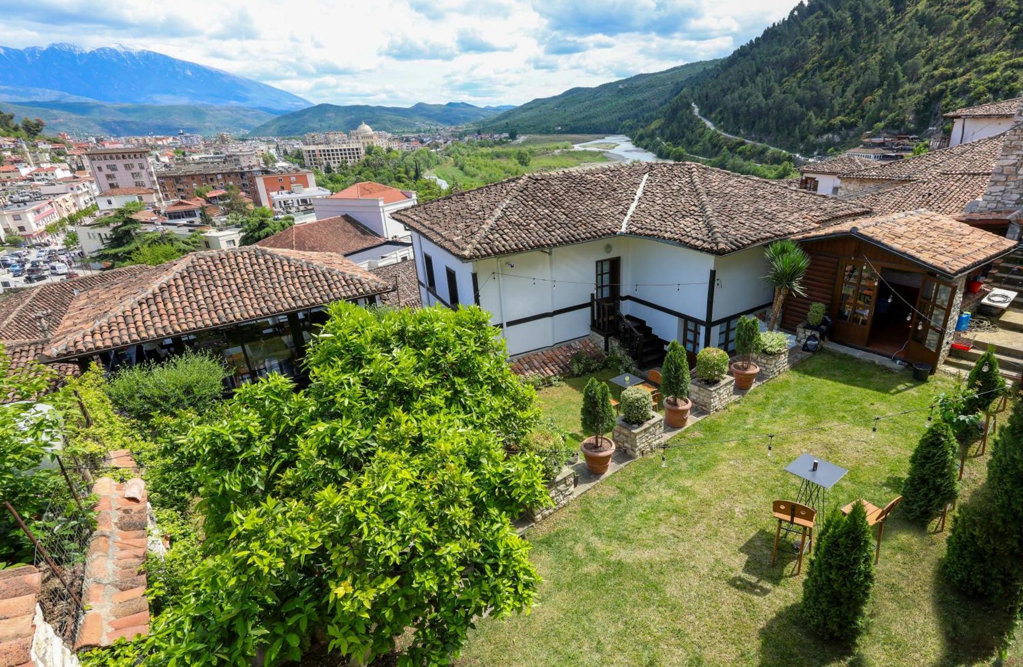 Villa Elmar Berat Exterior foto